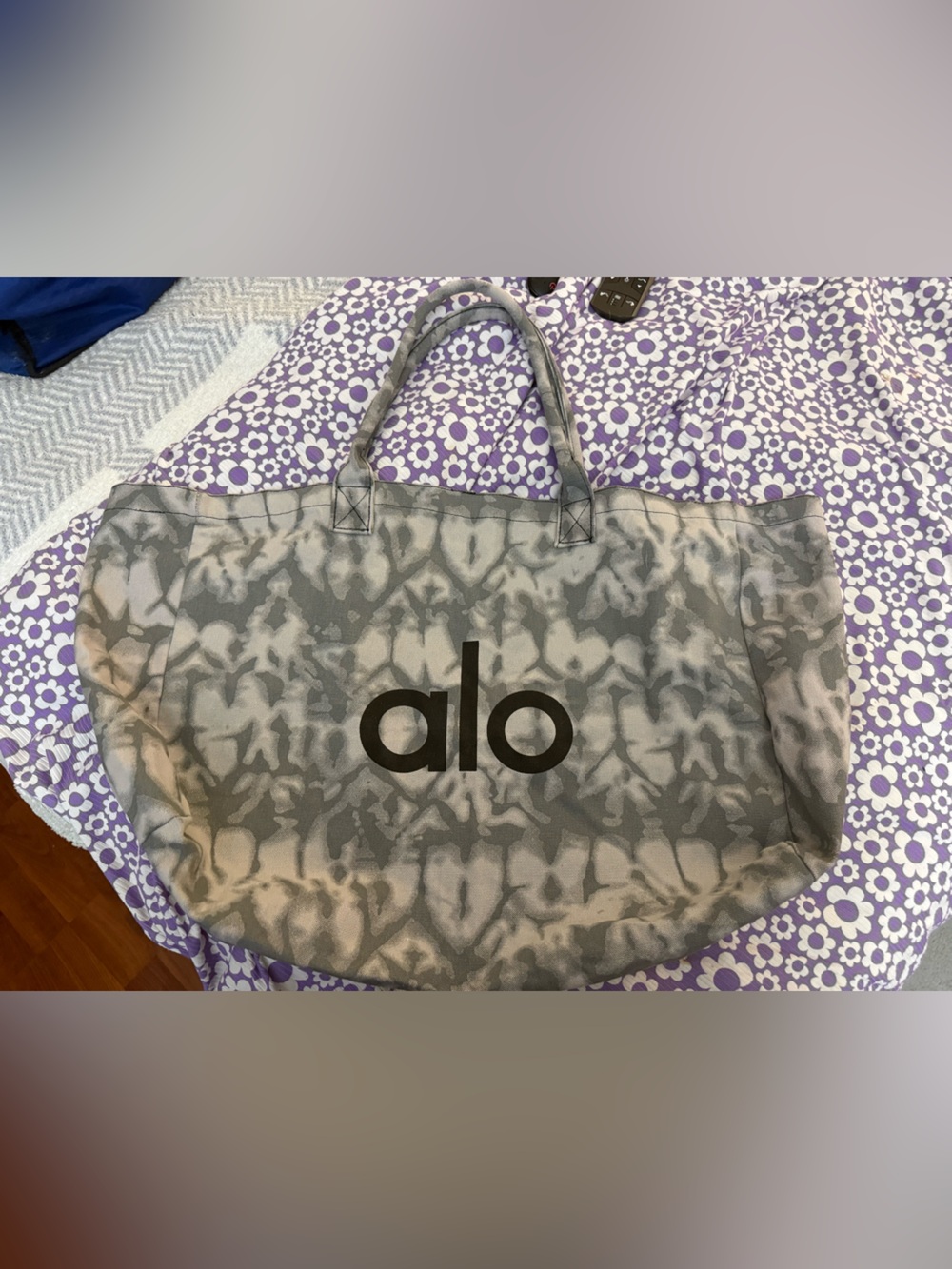 Alo Gray Oversized Tie-Dye Shopper Canvas Tote EUC